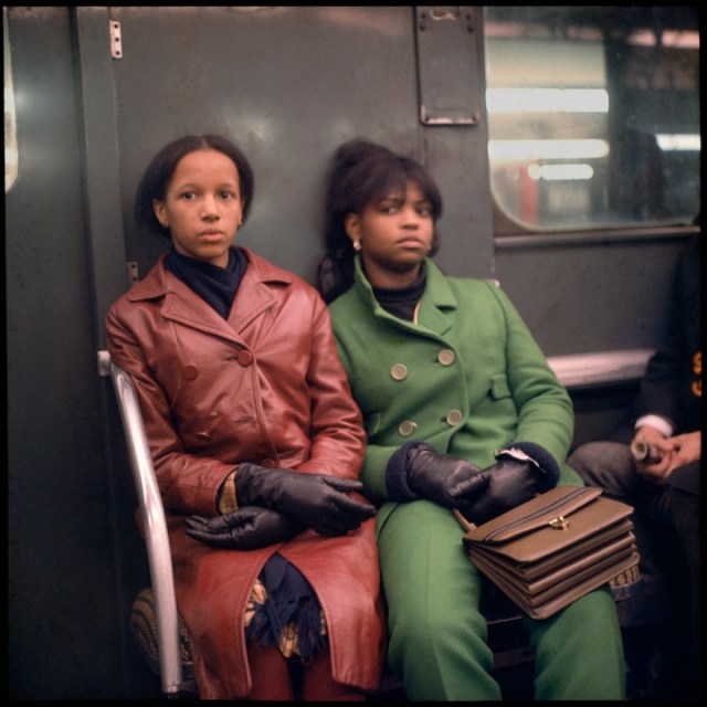 DL_Subway_TwoWomen_1966005K004_V2_LRFile
