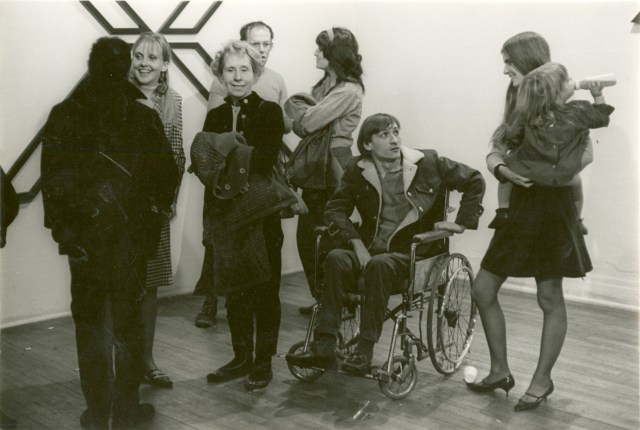 Lenny with his mother Annella, standing at his right, at Park Place Gallery, 1967.